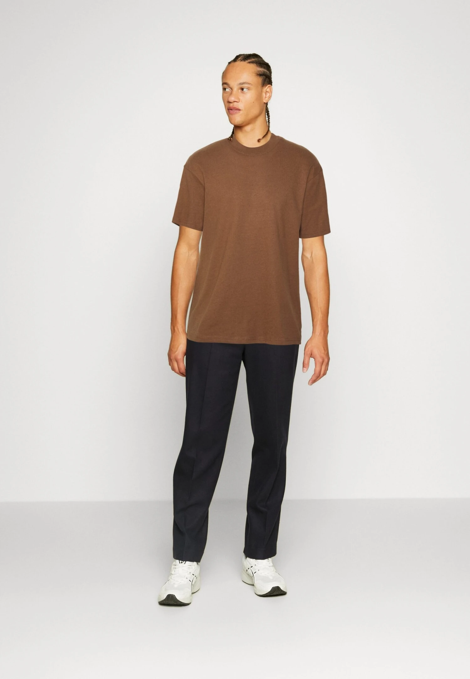 YOURTURN Unisex - T-Shirt Basic - Brown 2 YOURTURN Unisex - T-Shirt Basic - Brown - Afbeelding 2