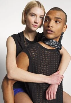 YOURTURN Sheer- Trui - Black -Aanbiedingen Yourturn Winkel 0cd40003872f4f2f802f063b28fb3724