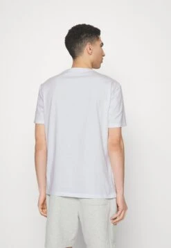 YOURTURN Unisex 5 Pack - T-Shirt Basic - White/Apricot/Light Blue -Aanbiedingen Yourturn Winkel 0fc4b96e9e5d4d4289f2790dc8d4b287