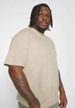 YOURTURN Unisex - T-Shirt Basic -Light Green/ Off-White 12 YOURTURN Unisex - T-Shirt Basic -Light Green/ Off-White -Aanbiedingen Yourturn Winkel 100f003a2e1d43cf9c75eab3d1bdbd33