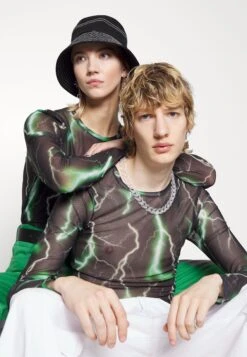 YOURTURN Unisex - Longsleeve -Black -Aanbiedingen Yourturn Winkel 11e4b75ba17e4d299ac77c4582f0454d