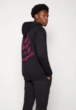 YOURTURN Embroidered Text Hoodie Unisex - Hoodie - Black -Aanbiedingen Yourturn Winkel 1b00bdfa4f184078b8b4af421ae91c6b