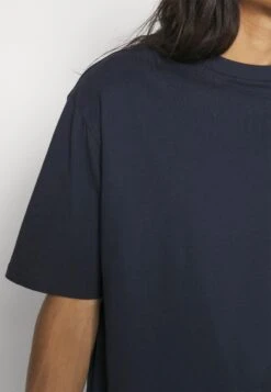 YOURTURN 3Pack Unisex - T-Shirt Basic - Olive, Beige, Dark Blue 15 YOURTURN 3Pack Unisex - T-Shirt Basic - Olive, Beige, Dark Blue -Aanbiedingen Yourturn Winkel 1e075a2d112d48c99ff250af538b6565