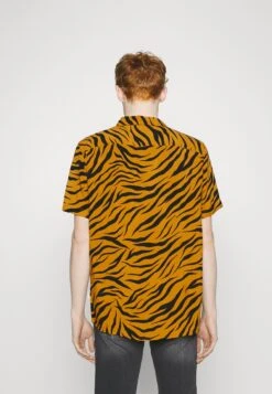 YOURTURN Genderless Resort- Overhemd - Black 8 YOURTURN Genderless Resort- Overhemd - Black -Aanbiedingen Yourturn Winkel 26a0454ac9574b92a5d21d45545ffa8f