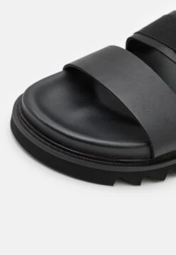 YOURTURN Unisex - Sandalen - Black -Aanbiedingen Yourturn Winkel 3072e5cab4ef4153b3cfbe3a9d4f4078