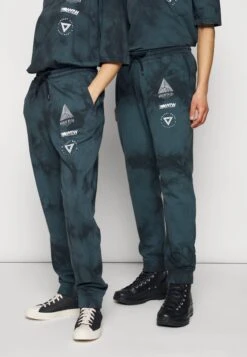 YOURTURN Wincent Weiss Unisex - Trainingsbroek - Black -Aanbiedingen Yourturn Winkel 3fd66f9c53654e0cb7e900af39037588