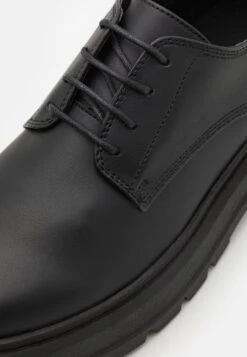 YOURTURN Unisex - Veterschoenen - Black -Aanbiedingen Yourturn Winkel 43d69cd400b84e0fa3a934e147dca544
