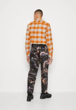 YOURTURN Phluid Unisex - Relaxed Fit Jeans - Black Denim -Aanbiedingen Yourturn Winkel 4bc69e668d3e4e9183aebe8ece2004ad