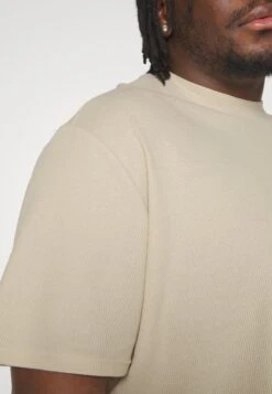 YOURTURN Unisex - T-Shirt Basic -Light Green/ Off-White 17 YOURTURN Unisex - T-Shirt Basic -Light Green/ Off-White -Aanbiedingen Yourturn Winkel 4efa04889fe14a52a8a0c10786bf9fb2