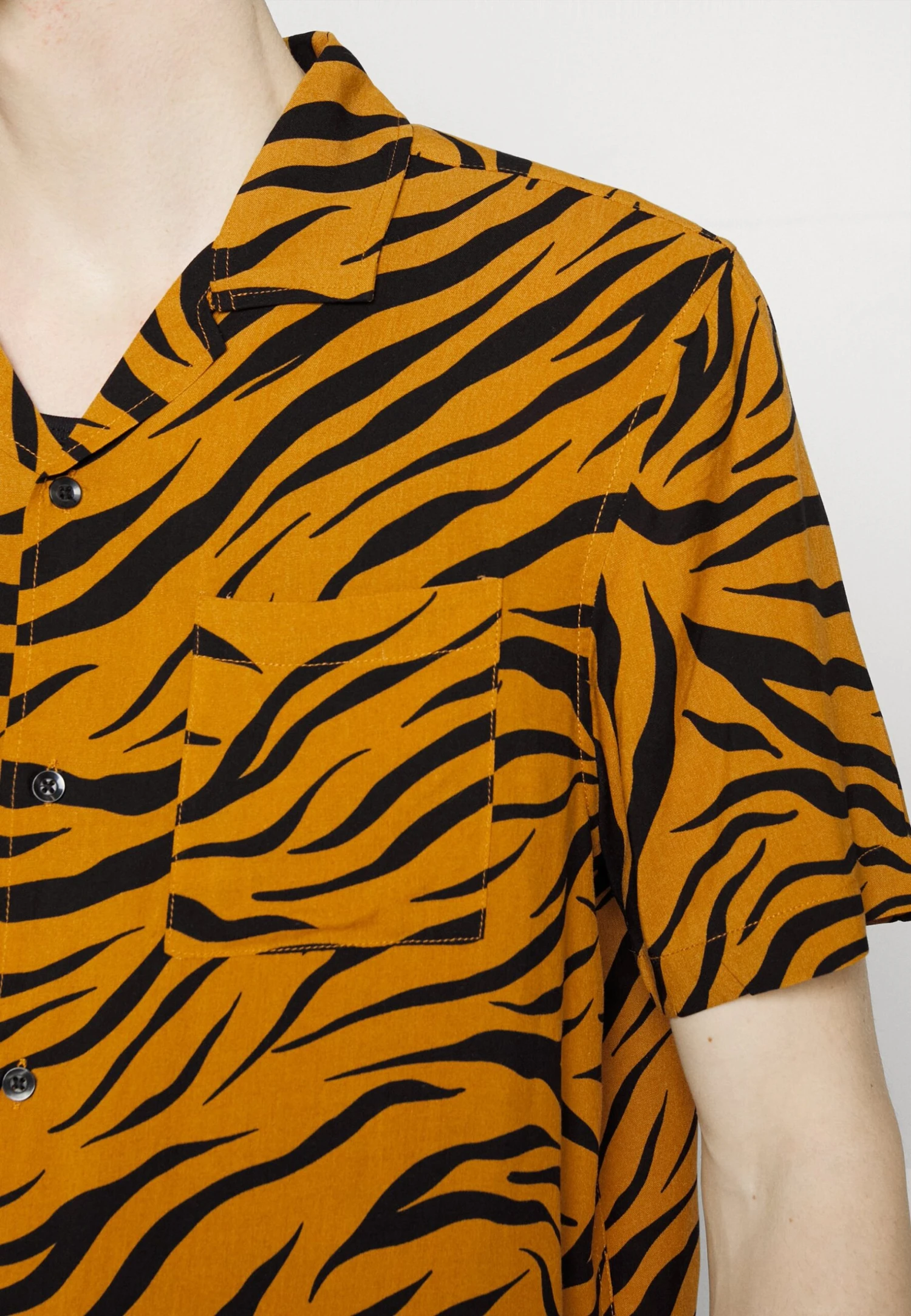 YOURTURN Genderless Resort- Overhemd - Black 6 YOURTURN Genderless Resort- Overhemd - Black - Afbeelding 6