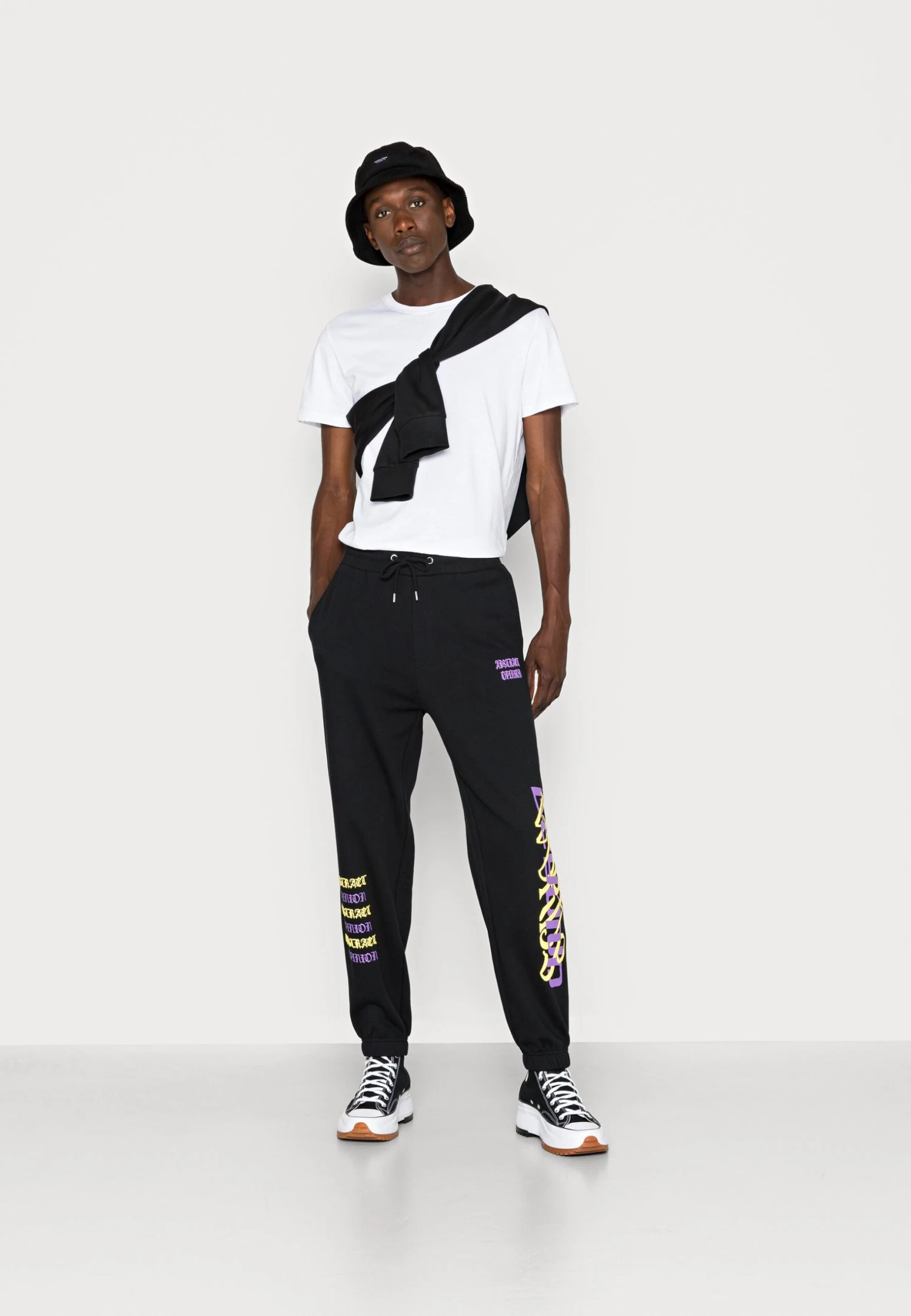 YOURTURN Unisex - Trainingsbroek - Black 2 YOURTURN Unisex - Trainingsbroek - Black - Afbeelding 2