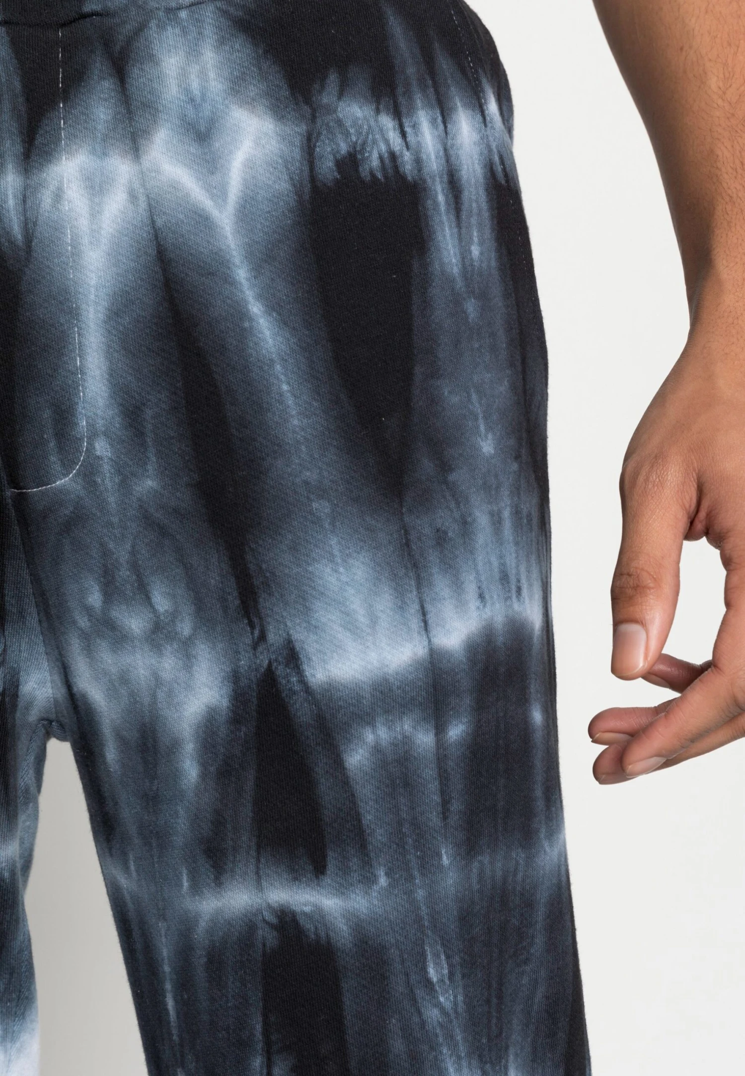 YOURTURN Monochrome Tie Dye Jogger Unisex - Trainingsbroek - Black/Off White 5 YOURTURN Monochrome Tie Dye Jogger Unisex - Trainingsbroek - Black/Off White - Afbeelding 5