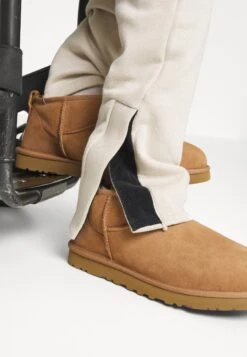 YOURTURN Trainingsbroek - Beige -Aanbiedingen Yourturn Winkel 69c2242cbc97415d9dde6d9d54f6d644