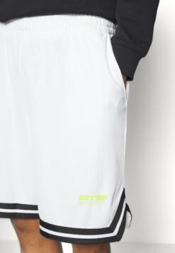 YOURTURN Unisex - Shorts - White -Aanbiedingen Yourturn Winkel 7de5f7e1fde542a78bb8b63e5f53b23f