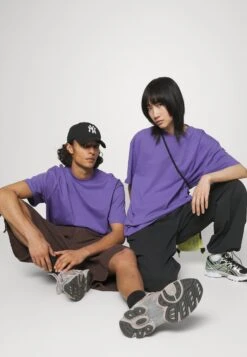 YOURTURN Unisex - T-Shirt Print - Purple -Aanbiedingen Yourturn Winkel 817ade8a49b442e7b9a54a36875651c0