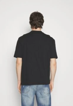 YOURTURN Fallen Schoolzi - T-Shirt Print - Black 7 YOURTURN Fallen Schoolzi - T-Shirt Print - Black -Aanbiedingen Yourturn Winkel 92ad55668a4147798c7b544728548f53