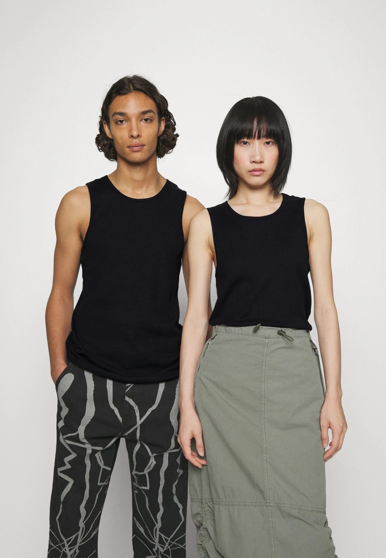 YOURTURN Slim Fit Ribbed Tank Unisex 2 Pack- Top - White/Black 3 YOURTURN Slim Fit Ribbed Tank Unisex 2 Pack- Top - White/Black - Afbeelding 3