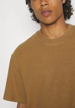 YOURTURN Unisex - T-Shirt Basic - Beige -Aanbiedingen Yourturn Winkel 983f77759d2441d68f2570b0c0e4df4f