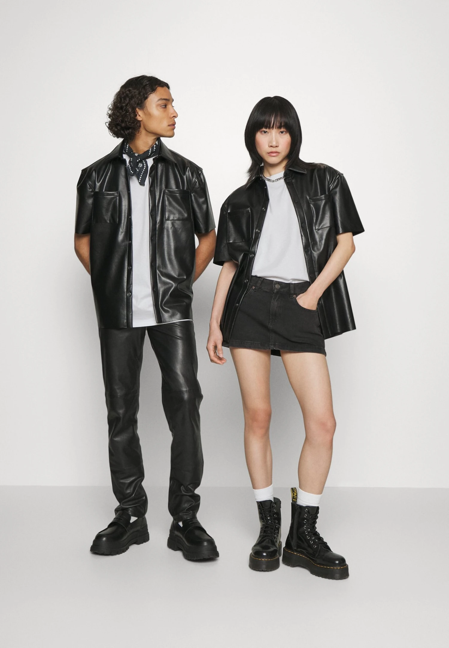 YOURTURN Unisex 2 Pack - Top - White, Black 1 YOURTURN Unisex 2 Pack - Top - White, Black