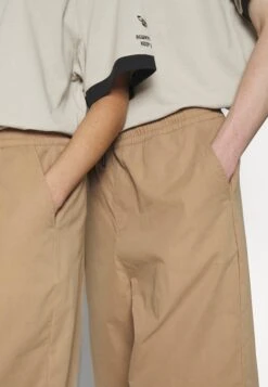 YOURTURN Genderless Parachute - Shorts - Brown 13 YOURTURN Genderless Parachute - Shorts - Brown -Aanbiedingen Yourturn Winkel ad5b933259074bd2b8a2edc947805f80