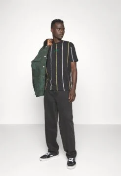 YOURTURN Unisex - T-Shirt Print - Black/White -Aanbiedingen Yourturn Winkel ae6974bac6e94fb098f2859524f1d8b3