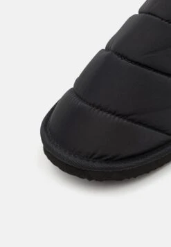 YOURTURN Unisex - Pantoffels - Black -Aanbiedingen Yourturn Winkel b5d4b8d131084d04991f4af7f7d8a0a5