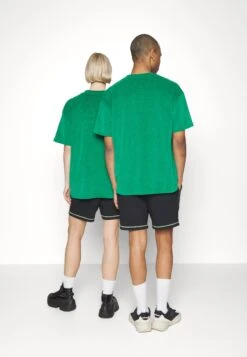 YOURTURN Unisex - T-Shirt Basic - Green -Aanbiedingen Yourturn Winkel bc96786e28734a3399fab92de488f76f