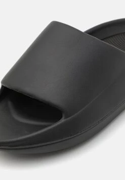 YOURTURN Badslippers - Black -Aanbiedingen Yourturn Winkel c5f53602b0f94c0e9e5d364964367df6