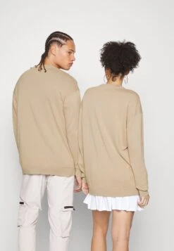 YOURTURN Crewneck With A Flower - Trui - Beige -Aanbiedingen Yourturn Winkel c702416734614d469508f76616d3466f