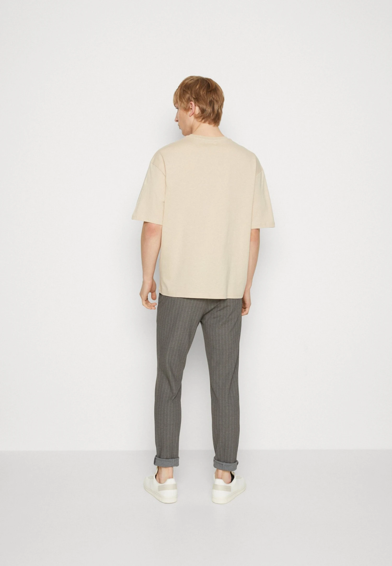 YOURTURN Graphic Tee Unisex - T-Shirt Print - Beige 3 YOURTURN Graphic Tee Unisex - T-Shirt Print - Beige - Afbeelding 3