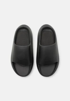 YOURTURN Badslippers - Black -Aanbiedingen Yourturn Winkel cf646b70f2e848caa63bab5f5d5868bd