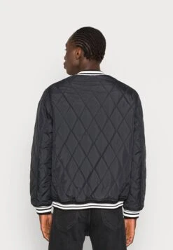 YOURTURN Unisex - Bomberjacks - Black -Aanbiedingen Yourturn Winkel d5daacc82ff24b5a9b32e810f9da6a83