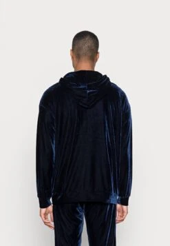 YOURTURN Festive Hoodie Unisex - Hoodie - Dark Blue 7 YOURTURN Festive Hoodie Unisex - Hoodie - Dark Blue -Aanbiedingen Yourturn Winkel e33fa51e077643018533dafd1b74712a