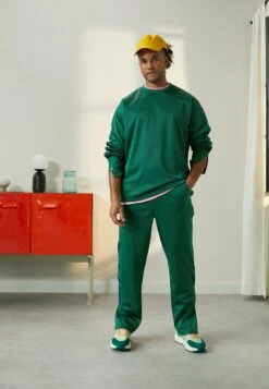 YOURTURN Unisex - Longsleeve - Dark Green -Aanbiedingen Yourturn Winkel e6fe21dd4a654688b1e3e5a46cde1545