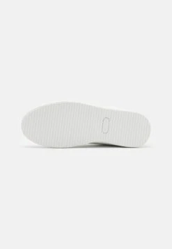 YOURTURN Sneakers Laag - White 10 YOURTURN Sneakers Laag - White -Aanbiedingen Yourturn Winkel e97110e5cf9e41c8895f56cdea71a487