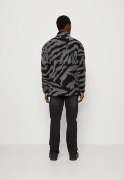 YOURTURN Unisex - Fleecejas - Grey 8 YOURTURN Unisex - Fleecejas - Grey -Aanbiedingen Yourturn Winkel fb0a0ae1914e4939bc76695f0267d638