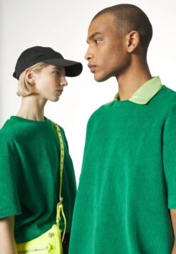 YOURTURN Unisex - T-Shirt Basic - Green -Aanbiedingen Yourturn Winkel fe42032137b84feba7e6e68d933211ed